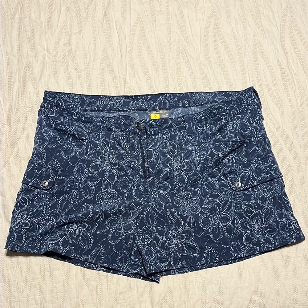 Eddie Bauer Navy Floral Women's Cargo Shorts